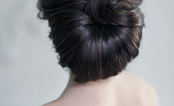 Tóc cô dâu đẹp bới thấp kiểu Pháp cổ điển - Blog Marry