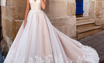 Váy cưới đẹp phong cách công chúa màu hồng pastel phối ren - Blog Marry