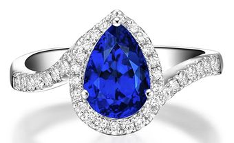 Nhẫn đính hôn vàng trắng đính đá Sapphire cho cô dâu mạng Thủy - Blog Marry