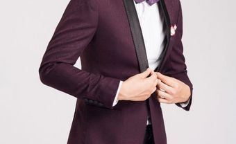 Vest cưới đẹp màu đỏ bordeaux chất liệu gấm sang trọng - Blog Marry