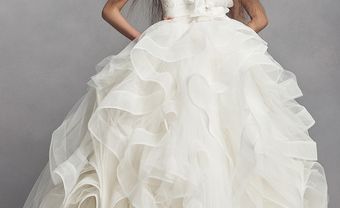 Áo cưới đẹp với chân váy xếp tầng như đóa hồng - Blog Marry