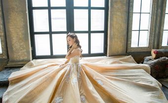 Váy cưới hình cánh hoa lên ngôi trong mùa cưới 2017 - Blog Marry