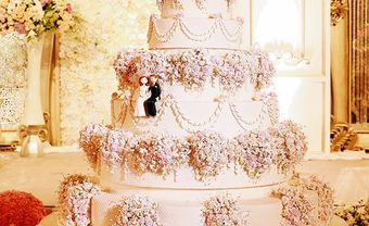 Bánh cưới đẹp lộng lẫy phong cách hoàng gia với 8 tầng bánh - Blog Marry