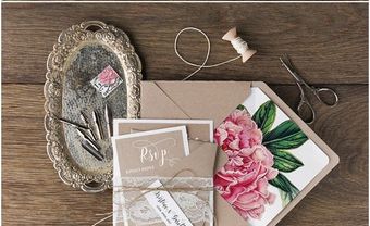 Thiệp cưới đẹp phong cách vintage in hoa mẫu đơn ấn tượng - Blog Marry