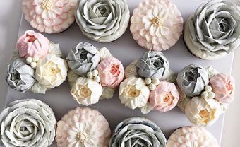 Bánh cưới đẹp - Cupcake phủ kem vanilla ngọt lịm cho ngày cưới trọn vẹn niềm vui - Blog Marry