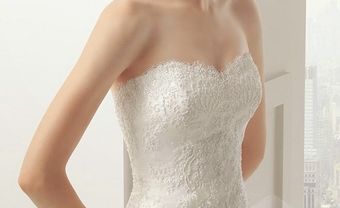 Váy cưới đẹp phủ ren quyến rũ cùng thân áo cắt cúp tinh tế - Blog Marry