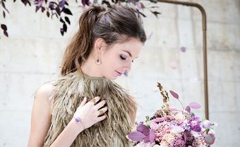 Theme cưới đẹp mang màu thạch anh tím độc đáo và ma mị - Blog Marry