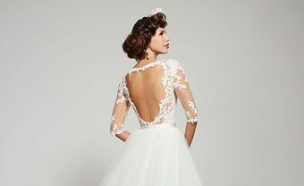 Tổng hợp những mẫu váy cưới đẹp cho cô dâu bắp tay to - Blog Marry