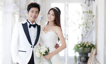 Vest chú rể màu trắng lịch lãm cho hôn lễ ngày Hè - Blog Marry