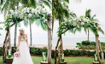 Cổng đám cưới đẹp đậm sắc nhiệt đới từ lá dừa và cọ - Blog Marry