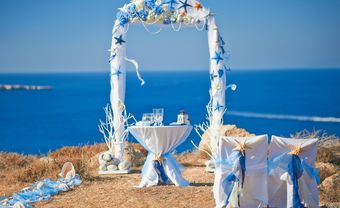 Cổng hoa cưới đẹp - Sắc màu miền biển cho mùa hè oi ả - Blog Marry