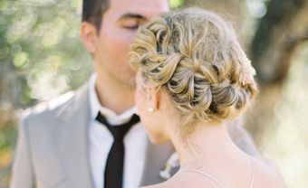 Tết tóc cô dâu updo tuyệt đẹp cho đám cưới mùa nóng - Blog Marry