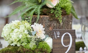 Phụ kiện trang trí tiệc cưới: Chuẩn bị chu toàn cho theme cưới Rustic - Blog Marry