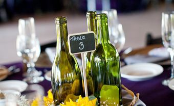 Làm đẹp tiệc cưới với lọ hoa tái chế - Blog Marry