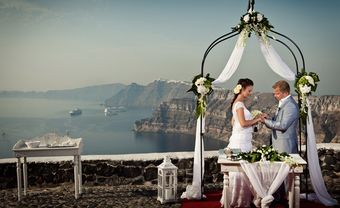 Lãng mạn đám cưới giữa đảo Santorini, Hy Lạp - Blog Marry