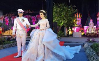 Cô dâu nổi tiếng nhờ váy cưới 11 tỷ đồng với phong cách hoàng gia - Blog Marry