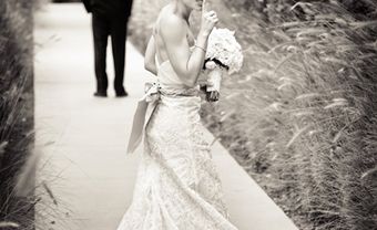 69 tư thế tạo dáng chụp ảnh cưới độc đáo (phần 2) - Blog Marry