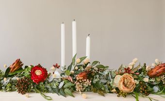 20 mẫu hoa hồng trang trí bàn tiệc cưới ấn tượng - Blog Marry
