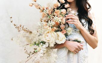 Nồng nàn váy cưới phong cách Bohemian thương hiệu Claire Pettibone - Blog Marry