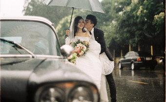 Lễ rước dâu bằng dàn xế cổ giữa cơn mưa đầu Hạ đẹp như mơ - Blog Marry