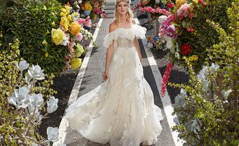 Phảng phất hương hoa quyến rũ cùng BST váy cưới từ Galia Lahav - Blog Marry