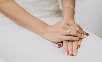 Chọn màu sơn móng tay cưới may mắn cho 12 chòm sao (1) - Blog Marry