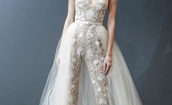 Cô dâu nổi loạn với phong cách Rock Chic cùng váy cưới Naeem Khan Xuân Hè 2019 - Blog Marry