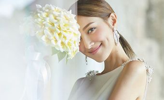 Diện phục sức tiền tỉ, vợ Bát gia Trịnh Gia Dĩnh đẹp lộng lẫy trong lễ cưới - Blog Marry