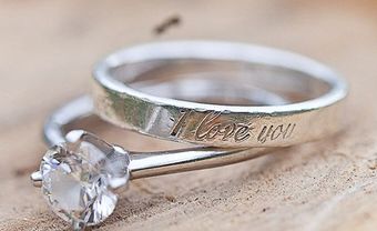 Khắc chữ gì lên nhẫn cưới cho ý nghĩa? - Blog Marry