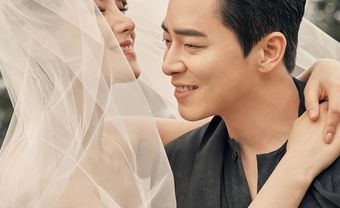 Nữ ca sĩ Hậu duệ mặt trời và diễn viên Jo Jung Suk khoe ảnh cưới tình tứ - Blog Marry