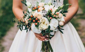 Ngất ngây ngắm hoa cưới mẫu đơn rực rỡ trong hôn lễ hiện đại - Blog Marry