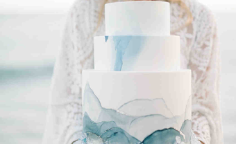 Bánh cưới viền kem xếp tầng giấy gợn sóng!? Bạn đã thử chưa? - Blog Marry