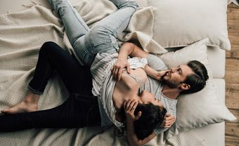 Có thật là "yêu" thường xuyên sẽ giúp phụ nữ trẻ lâu? - Blog Marry