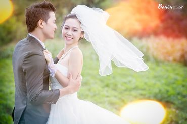 Tình yêu ngày nắng - MARIAGE ÉTRANGE - Hình 1