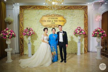 Không gian đám cưới lộng lẫy của 2 cặp hot teen Việt - Trung tâm tổ chức sự kiện và tiệc cưới Queen Bee - Hình 12