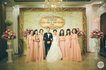Không gian đám cưới lộng lẫy của 2 cặp hot teen Việt - Trung tâm tổ chức sự kiện và tiệc cưới Queen Bee - Hình 14