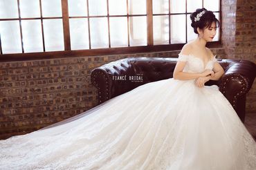 Hóa công chúa cổ tích cùng váy cưới đẹp - Fiancé Bridal - Hình 2