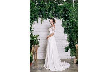 Váy chiffon suông cổ thuyền lưng V - Caroll Trần Design - Hình 4