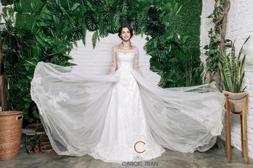 Váy dáng A cổ thuyền vạt váy đính rời phối ren - Caroll Trần Design - Hình 4
