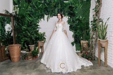 Váy chân bồng tay lỡ cổ thuyền đính ren tràn - Caroll Trần Design - Hình 3