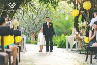 Đám cưới rustic rực rỡ trong nắng Sài Gòn - Saigon Wedding - Thiệp cưới - Hình 5