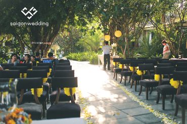 Đám cưới rustic rực rỡ trong nắng Sài Gòn - Saigon Wedding - Thiệp cưới - Hình 19