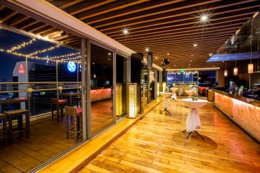 Không Gian Tiệc Cưới Tầng Thượng OnTop Bar - Novotel Saigon Centre - Hình 7