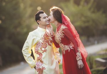 Áo dài cưới cho cô dâu(  cặp đôi Ái Châu- Huỳnh Đông) - Áo Dài Minh Châu - Hình 12