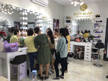 Dạy trang điểm cá nhân tại long biên - Katy Đoàn Makeup &amp; Academy - Hình 5