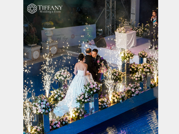 Trang trí tiệc cưới hội trường - Khách sạn hoa tươi - Style 3 - Tiffany Wedding and Event - Hình 1