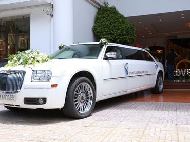Limousine Chrysler C300 - Saigon Limo - Hình 2