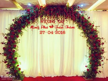 TRANG TRÍ PHÔNG CHỤP HÌNH DÀNH CHO TIỆC CƯỚI - Nhà hàng tiệc cưới Bạch Kim - Hình 2