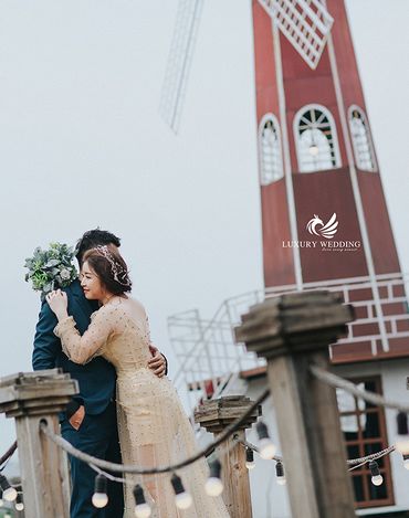 Cảnh tưởng gạnh tỵ của cặp đôi chụp ở phim trường Alibaba - Luxury Wedding Quận Phú Nhuận - Hình 24