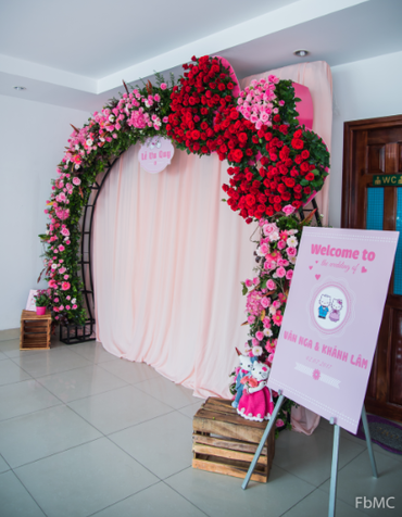 Trang trí tiệc cưới chủ đề Hello Kitty - Flowers by Minh Châu - Tây Ninh - Hình 8